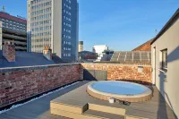 Holiday Home Near Castle Quarter - Hot Tub