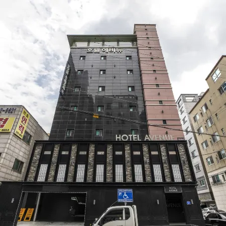 Avenue Hotel