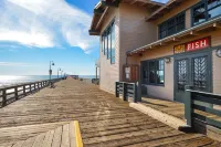 Modern Victorian Home Walking Distance To Ventura Pier and Downtown Restaurants