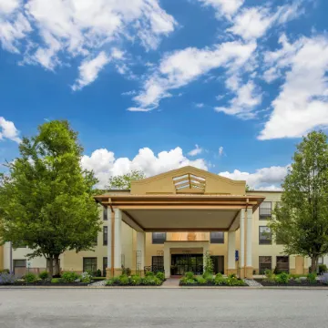 Comfort Suites Near Penn State - State College, PA