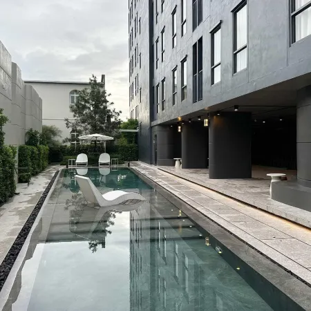 G9 HOTEL Kanchanaburi Отели рядом с достопримечательностью «Школа Висадтагунгсри»