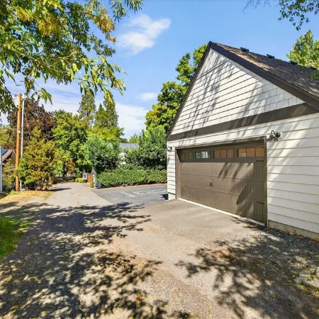 The Maple Apartment at Tudor House Vacation Rentals