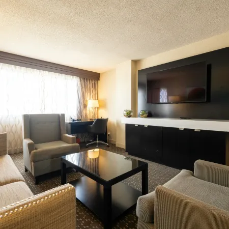 DoubleTree by Hilton Hotel Houston Hobby Airport