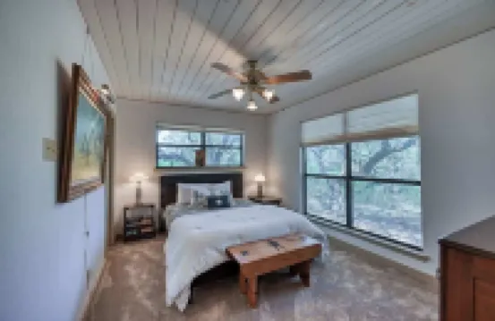 StunningHome on the Blanco River