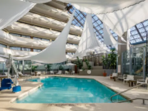 DoubleTree by Hilton Hotel Rochester Hotels in Henrietta