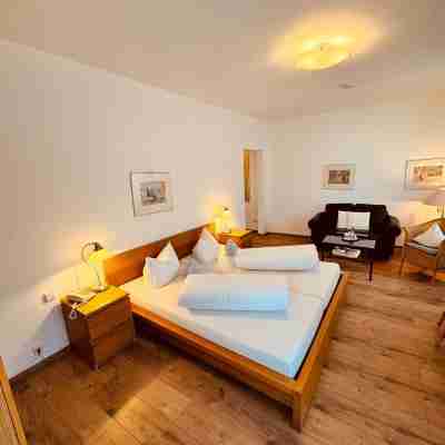 Hotel Restaurant Kaiserstuehler Hof Rooms