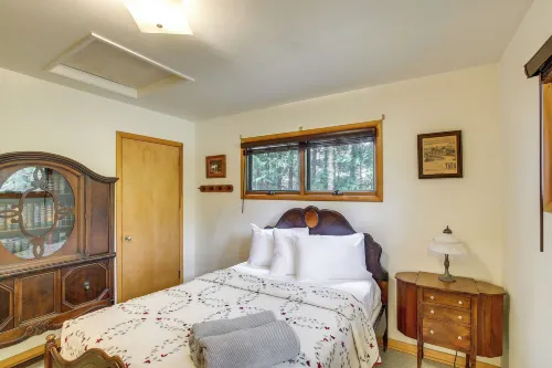 Cozy Baileys Harbor Cottage on Lake Michigan! - WiFi