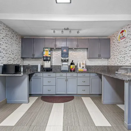 Super 8 by Wyndham Homewood Birmingham Area