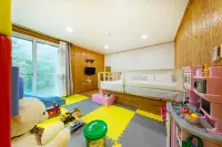 Gapyeong Tongtong Kids Pool Villa Pension - Виллы