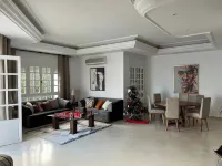Charming 600sqm Villa With a Large Garden & Pool Hotels in Soukra
