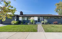 Casa 22 Luxury Modern 3BD 2BA Home in Skokie Hotels in 