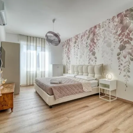 Casa Ginevra - Modern Design, King Bed & Terrace