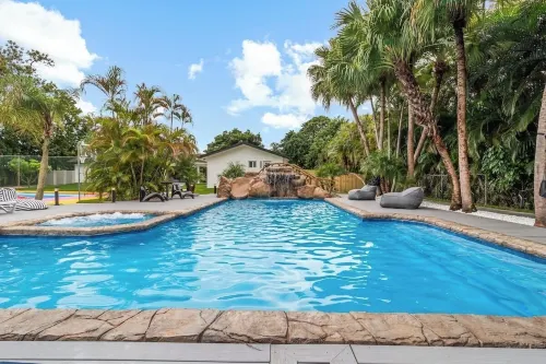 Waterfall Villa | Multi Court •Watersilde •Cinema
