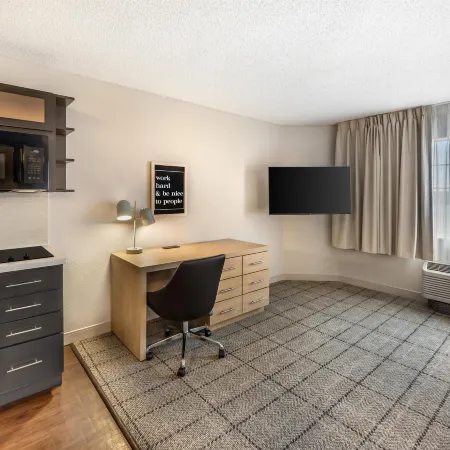 Sonesta Simply Suites Las Vegas Convention Center