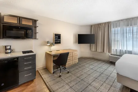 Sonesta Simply Suites Las Vegas Convention Center