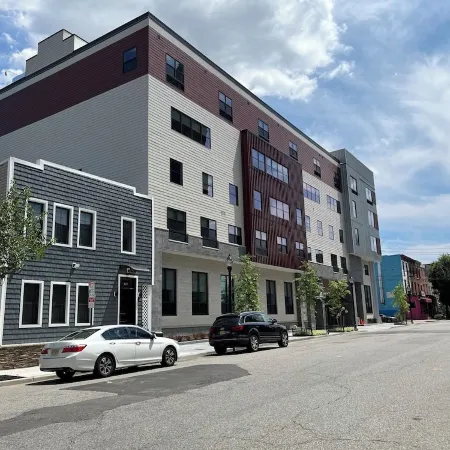 Beautiful 3 Bedroom Apt Home, Jersey City Отели рядом с достопримечательностью «Станция PATH Newport»