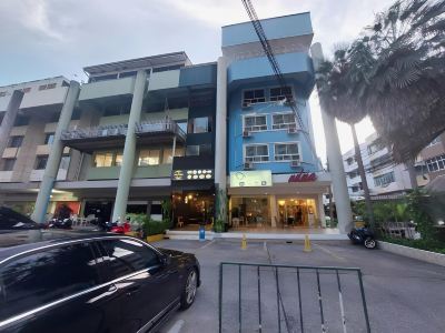 V Check Inn Sukhumvit 22
