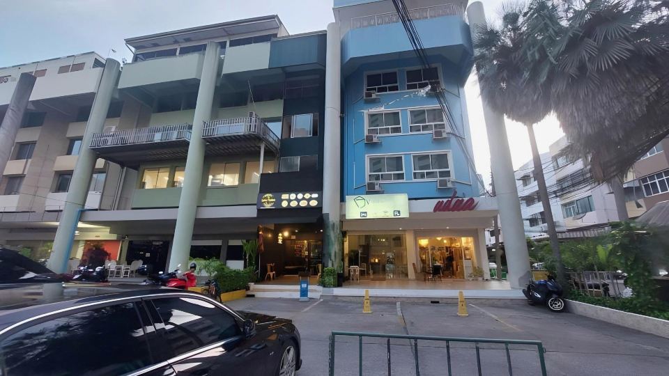 V Check Inn Sukhumvit 22