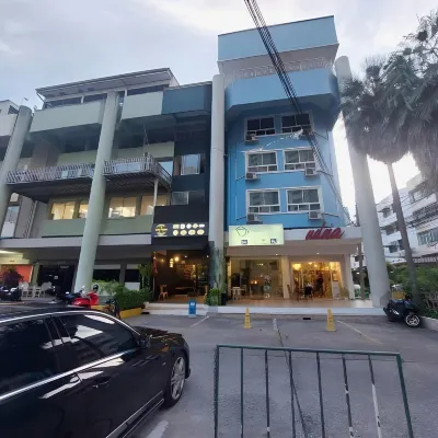 วี เช็ค อินน์ สุขุมวิท 22 โรงแรมใกล้โฟลว์ เฮาส์ กรุงเทพ