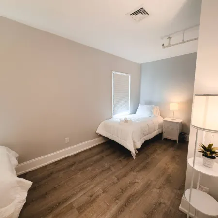 Water Access 5-Bed 2-Bath Retreat