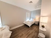 Water Access 5-Bed 2-Bath Retreat - 3-Star