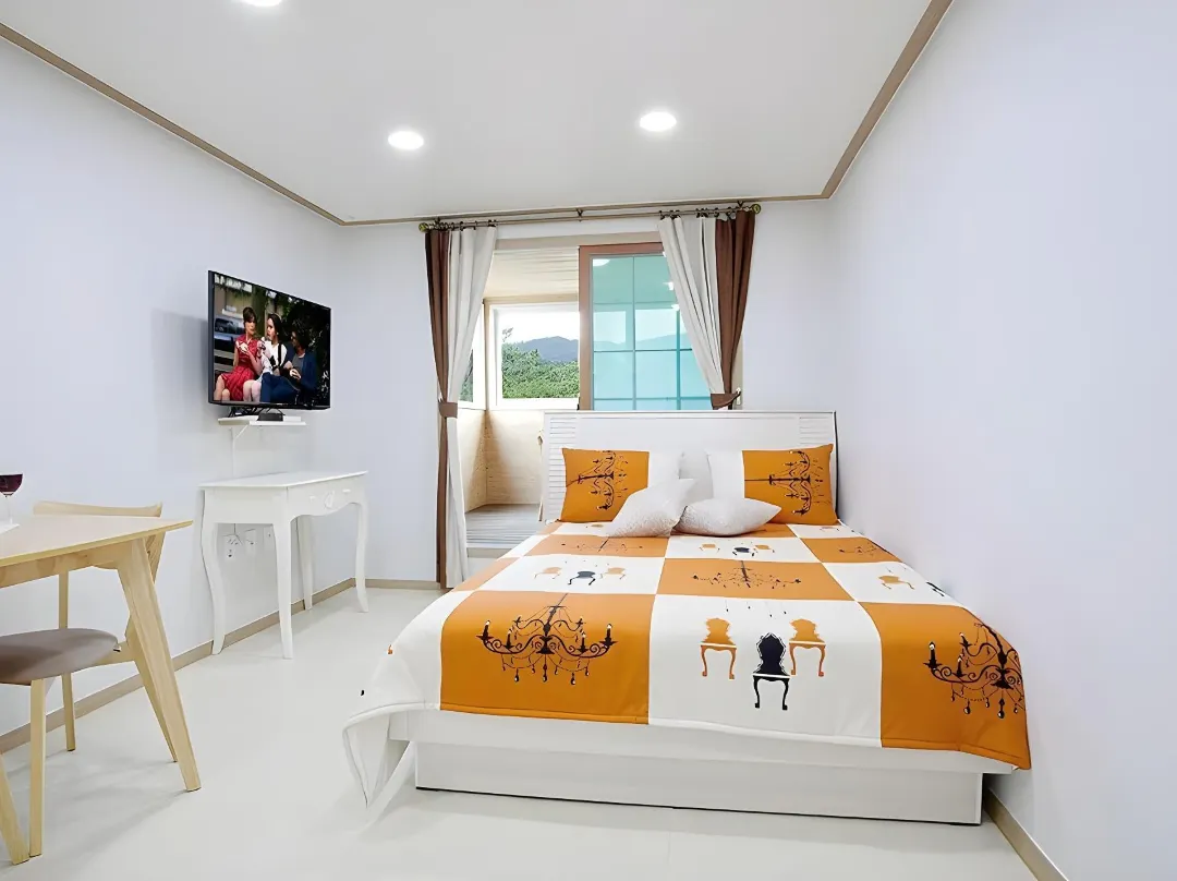 Kangchon Pine Tree Pension - Chuncheon-si