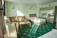 Imperial Palace Hotel - parking