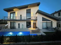 Mila Villa Foçaköy Tuzlu Su Havuzlu Müstakil Villa - Pools