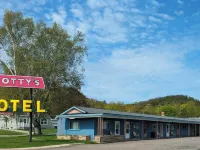 Scotty's Motel Hotels in Munising
