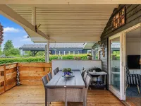 "Gisl" - 400m from the Sea