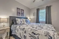 Charming Gulfport Escape Half-Mile to Beach! - Spa