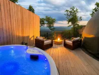 Glamping Collective Chattanooga - Bathtub