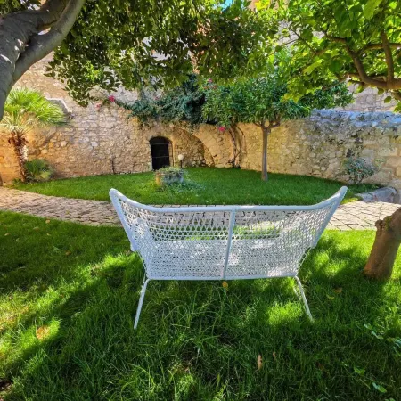 LUS GARDEN