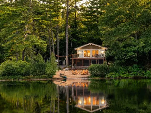 Pond-Side Chalet • Private Beach • Canoe & Kayak