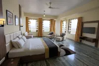 Regenta Central Mewargarh, Near Biological Park - Bjergudsigt