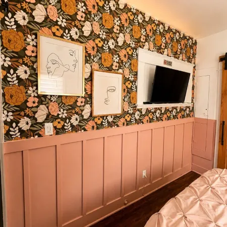 Private Suite Near Fairplex & Downtown Pomona + Historical Neighborhood,