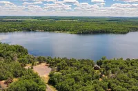 Lake Access & Private Dock: Brand New Minong Home - 2 stjerner