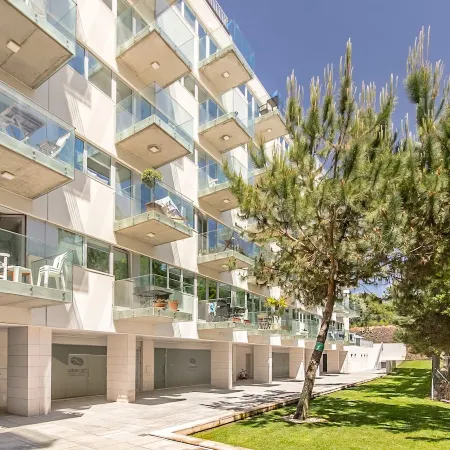 Luxury Beach Experience in Lisbon w/ Swimming Pool