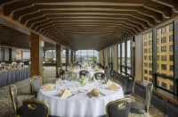 The Hotel Captain Cook - breakfast