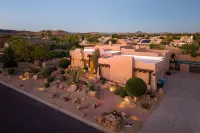 The Good Life Oasis Luxury 5BR Home Sleeps 16 - Bungalows