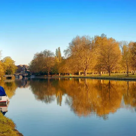 Free parking 7 beds Contractor & Large groups