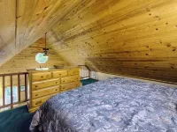 Quiet A-frame Tucked Off the Road in Girdwood Hotels near Ted's Express