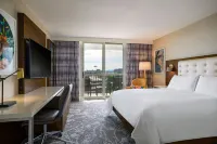 Renaissance Meadowlands Hotel - parking