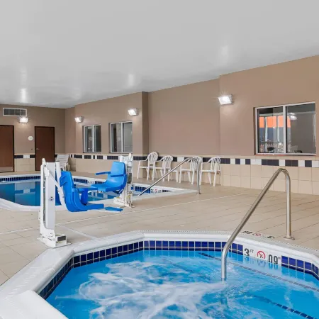 Comfort Inn & Suites Marion I-57