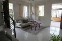 2BR Simple Budget Homestay, beach, parking, Wi-Fi - شاطئ