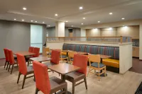 TownePlace Suites Clovis - breakfast