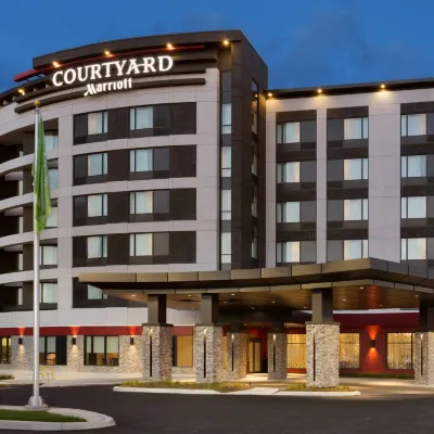 Courtyard Toronto Mississauga/West Hotels near Royal Banquet Hall