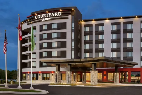 Courtyard Toronto Mississauga/West - ที่มีบาร์