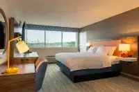 Hampton Inn by Hilton Manchester - parking