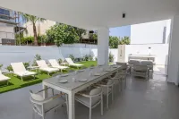 New, 4 bedroom villa with pool, 100 meters from the beach - Boutique